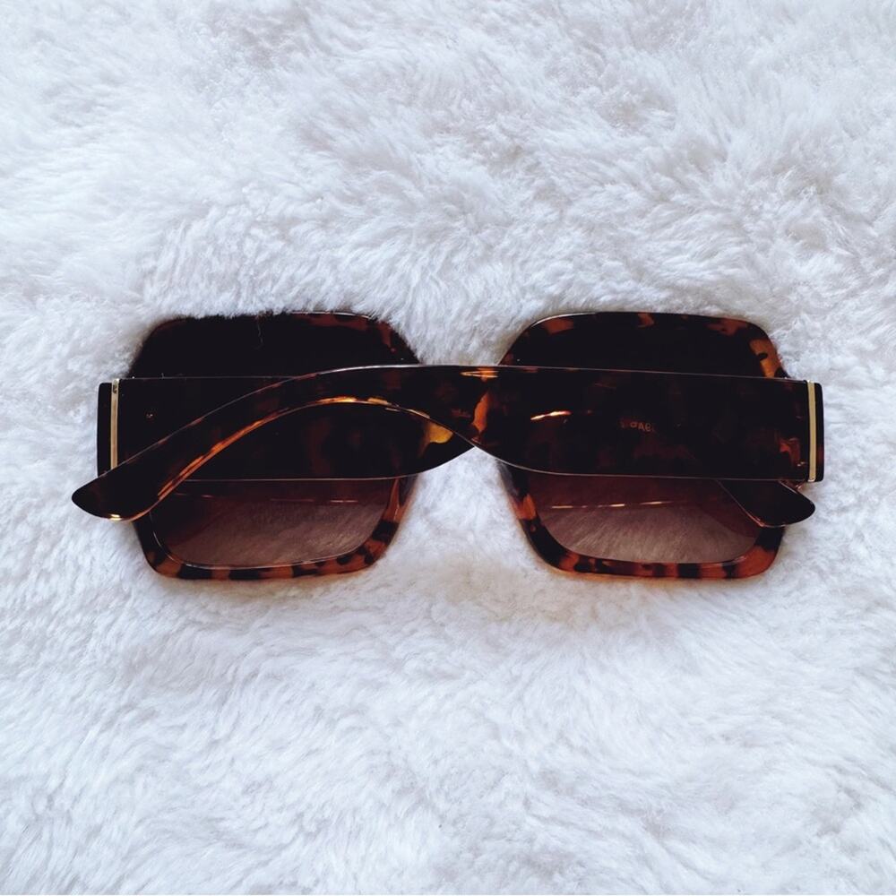 Layla Tortoise Brown Sleek Square Sunglasses - Picture 12 of 12